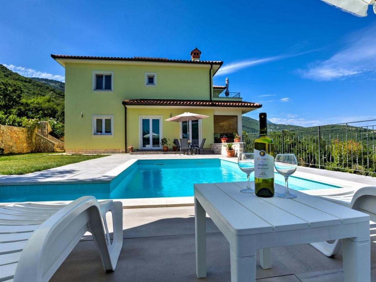 Apartments Villa Tara Brseč Exteriör bild